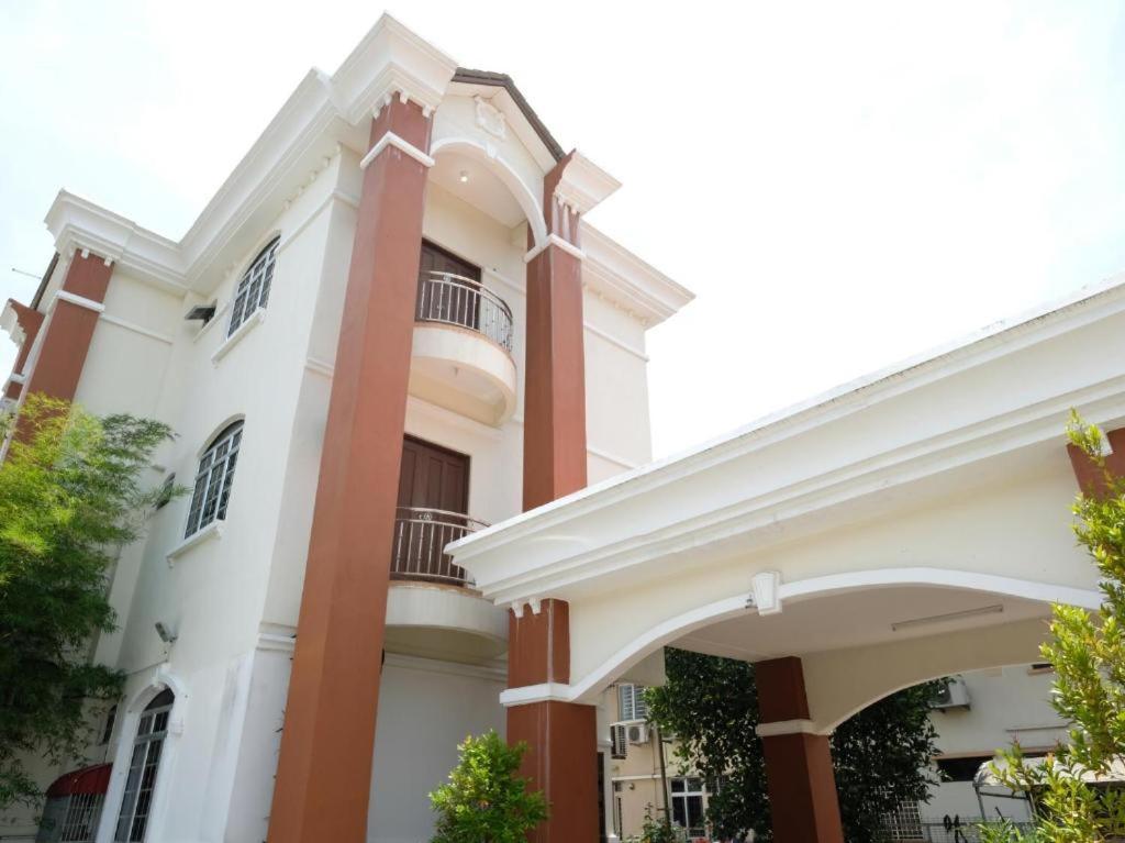 Hotel De'Light Villa Kota Bharu Exterior photo